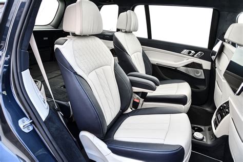 Does Bmw X7 Have Captain's Chairs